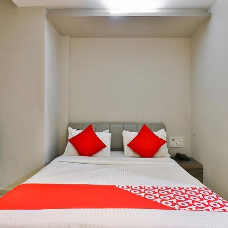 Oyo 19637 Hotel Mansi Sherotene Vapi Exteriér fotografie