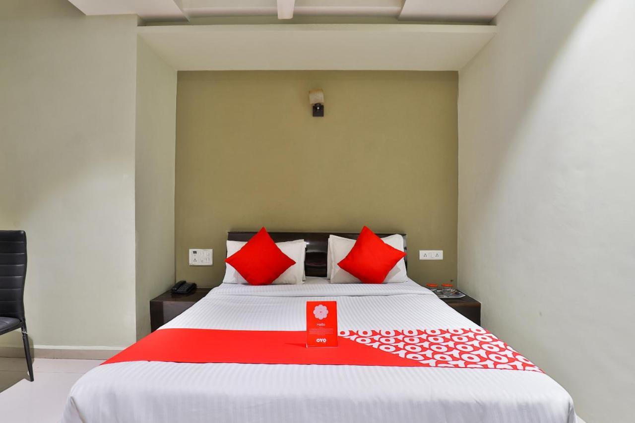 Oyo 19637 Hotel Mansi Sherotene Vapi Exteriér fotografie