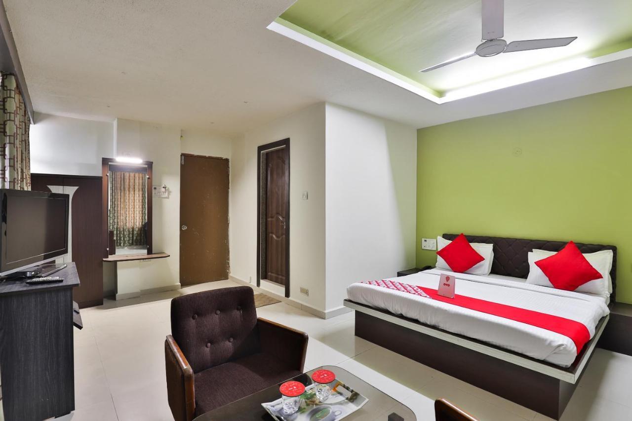 Oyo 19637 Hotel Mansi Sherotene Vapi Exteriér fotografie
