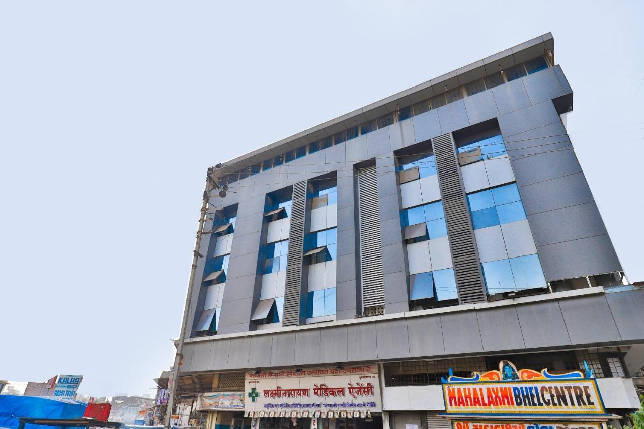 Oyo 19637 Hotel Mansi Sherotene Vapi Exteriér fotografie
